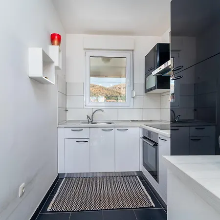 Apartman Helena *